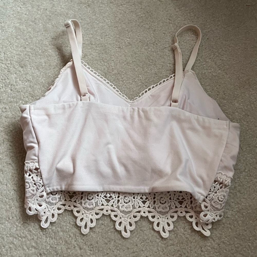 ☁️ Lace Detail Tank - Picture 3 of 6
